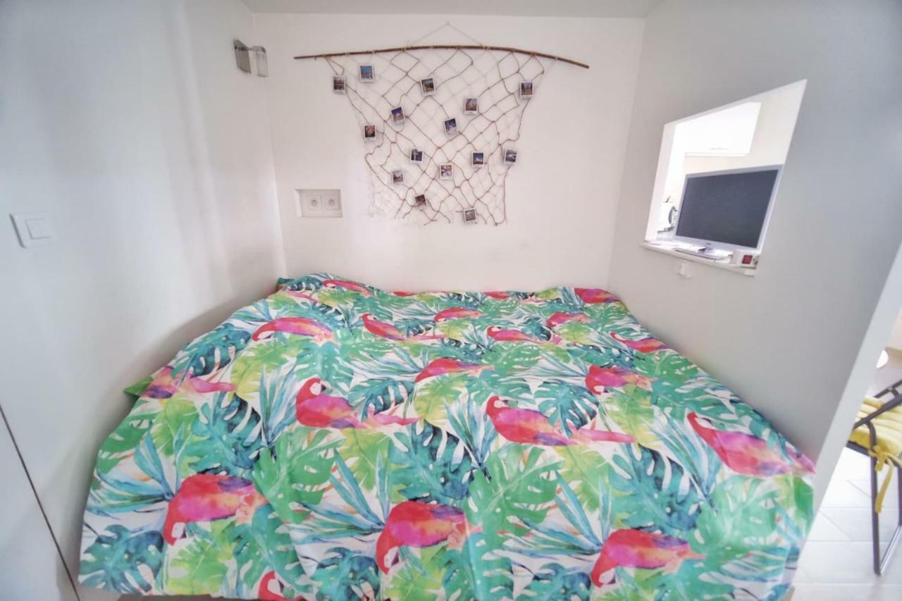 Charming - Heart Of The / Downtown Apartment *